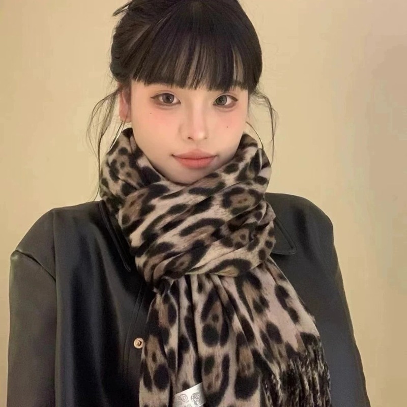 2025 New Retro Silk Leopard Pa - Men Accessories To Wear 评论和价格